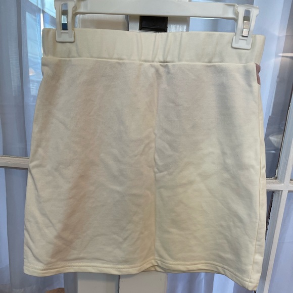 Colorblock miniskirt - NWT size M - Picture 2 of 4